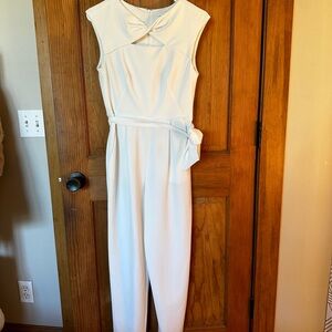 Elegant White Sleeveless Jumpsuit